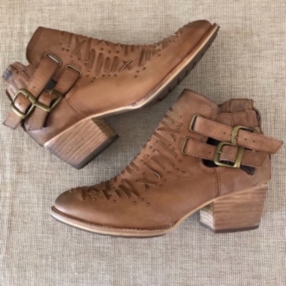 CAT CATERPILLAR Cheyenne brown leather ankle boot